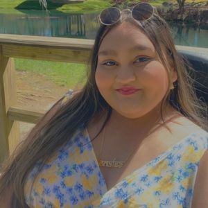 Meet your Posher, Salena